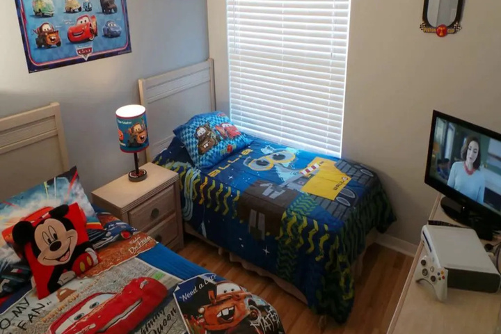 Room 3 of 20