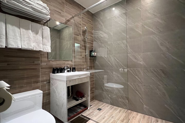 Room 40 of 49