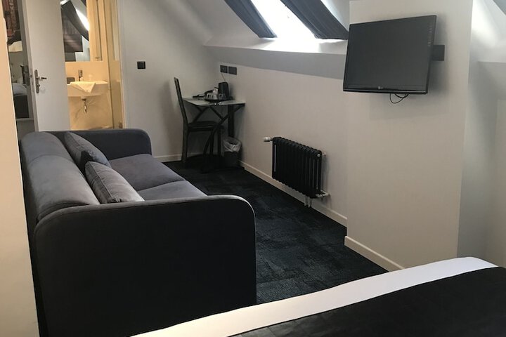Room 42 of 173