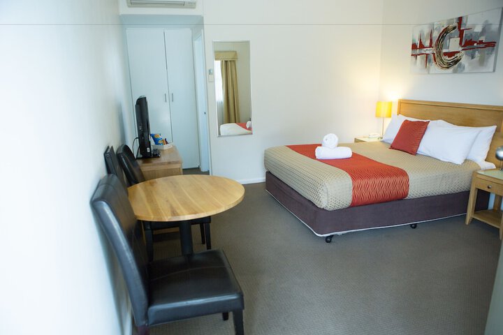 Room 2 of 36