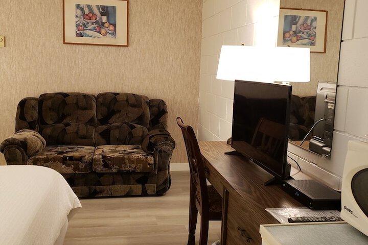 Room 8 of 81