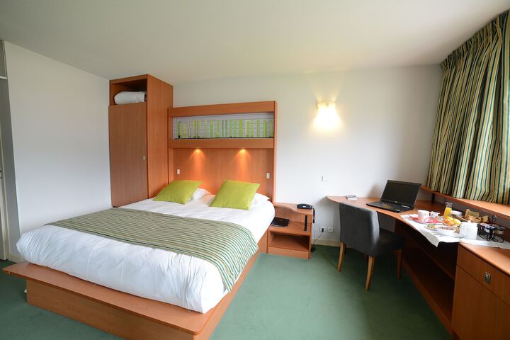 Room 12 of 113