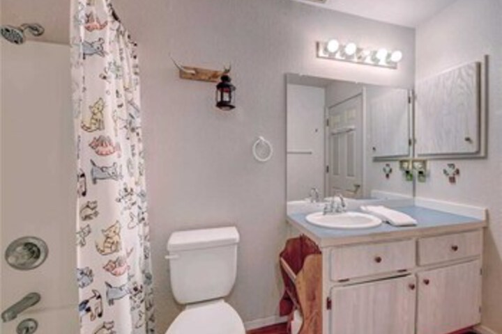 Room 4 of 24