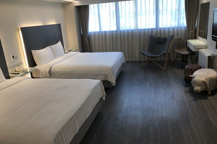 Room 16 of 40