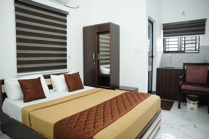 Room 4 of 17