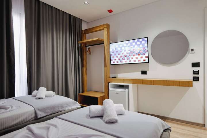 Room 46 of 68
