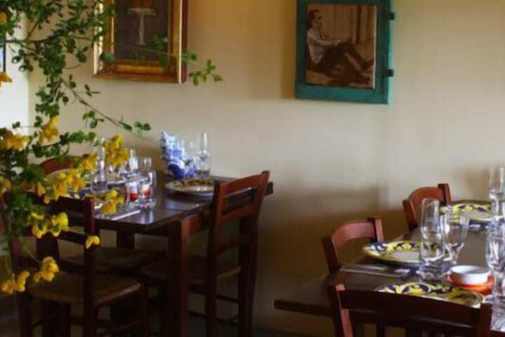 Dining 44 of 75