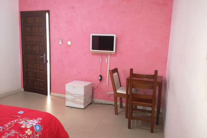 Room 9 of 30
