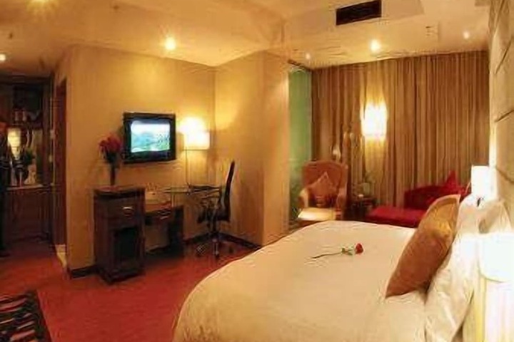 Room 3 of 7