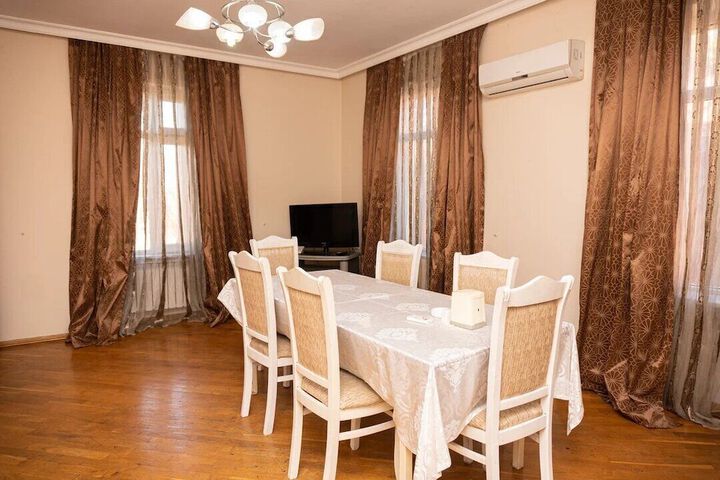 Room 6 of 45