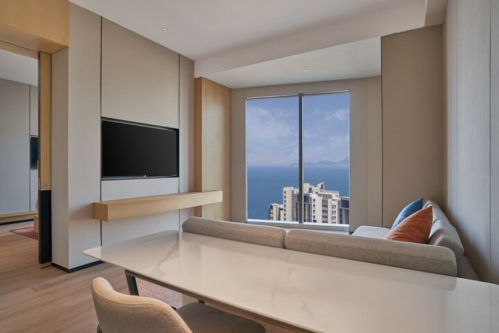 Room 33 of 55