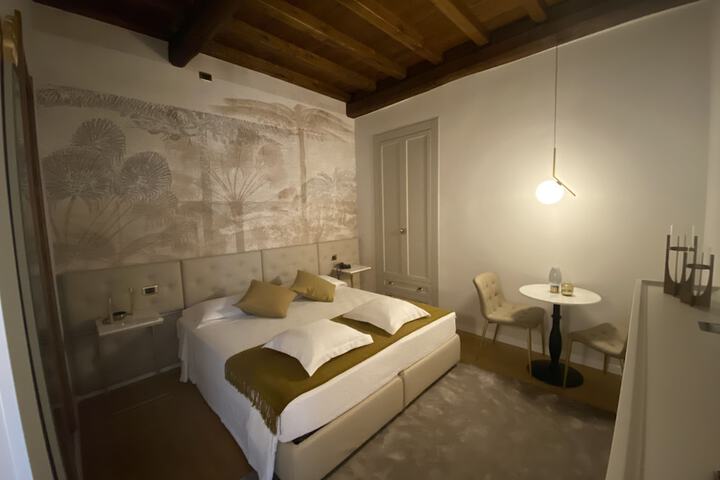 Room 8 of 50