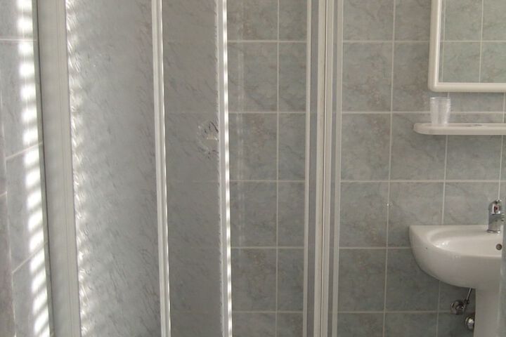 Room 13 of 29