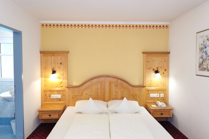 Room 16 of 46