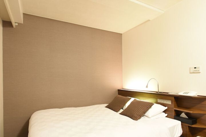 Room 7 of 50