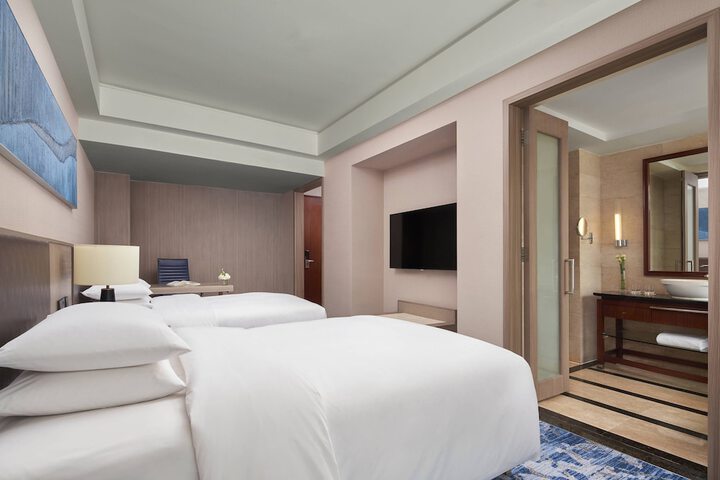 Room 12 of 48