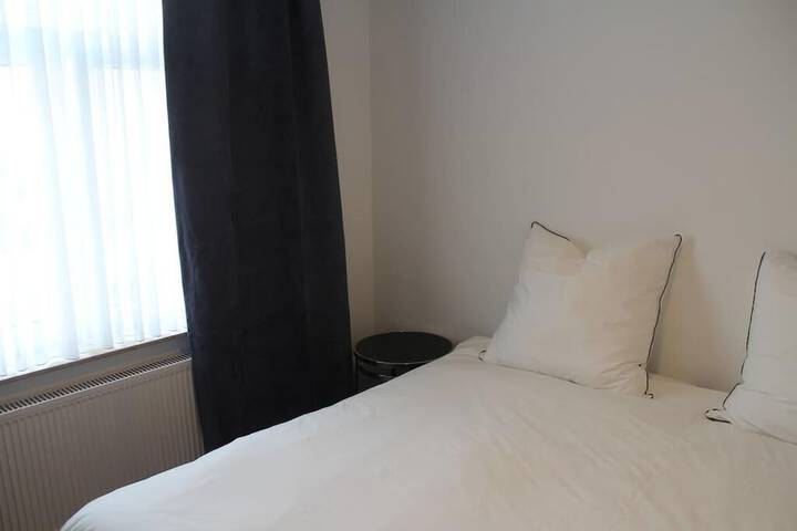 Room 4 of 43