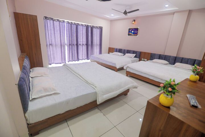 Room 11 of 24