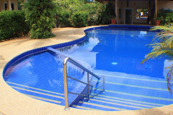Pool 76 of 159