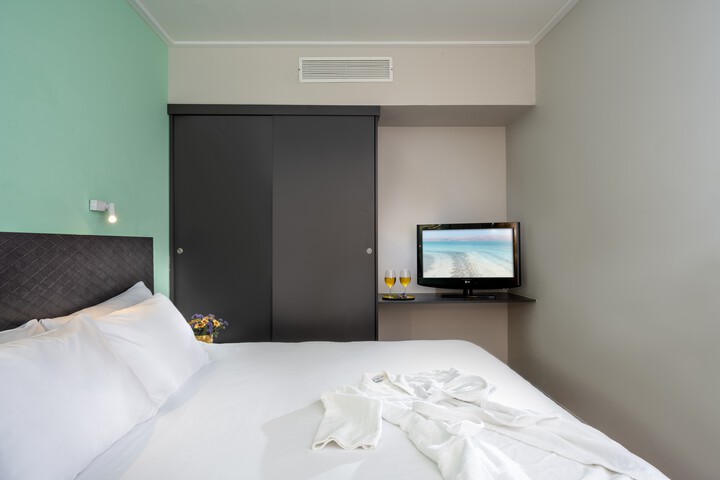 Room 20 of 136