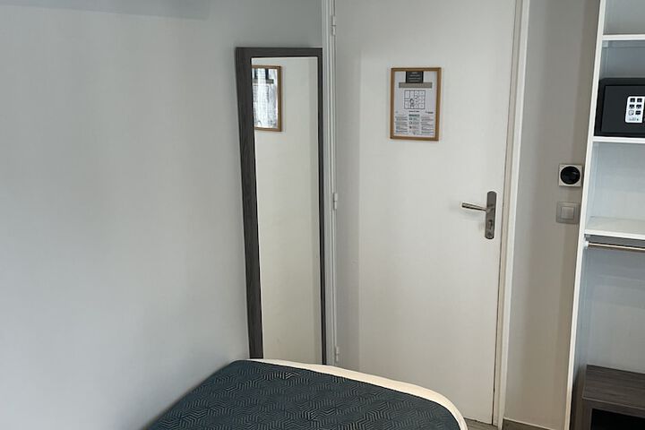 Room 38 of 72