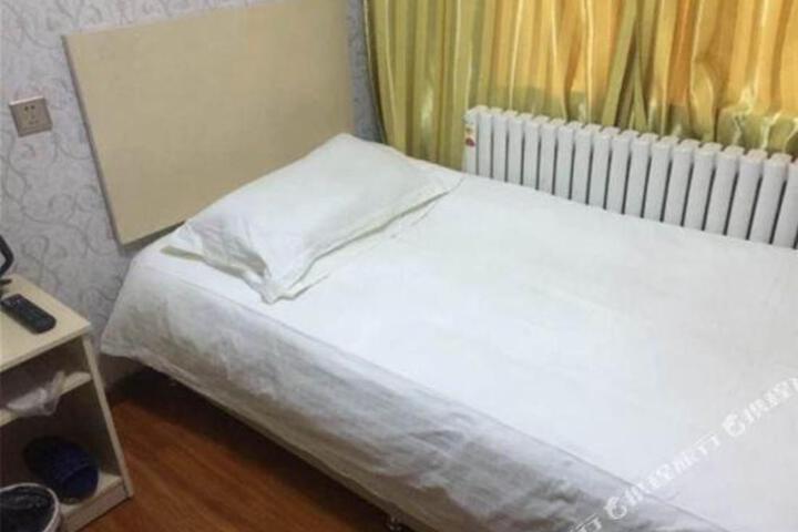 Urumqi Fenghong Express Hotel