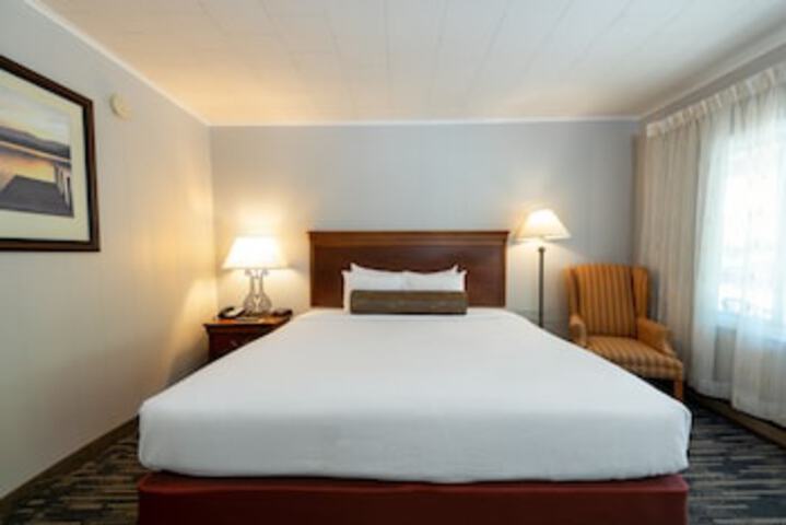 Room 34 of 549