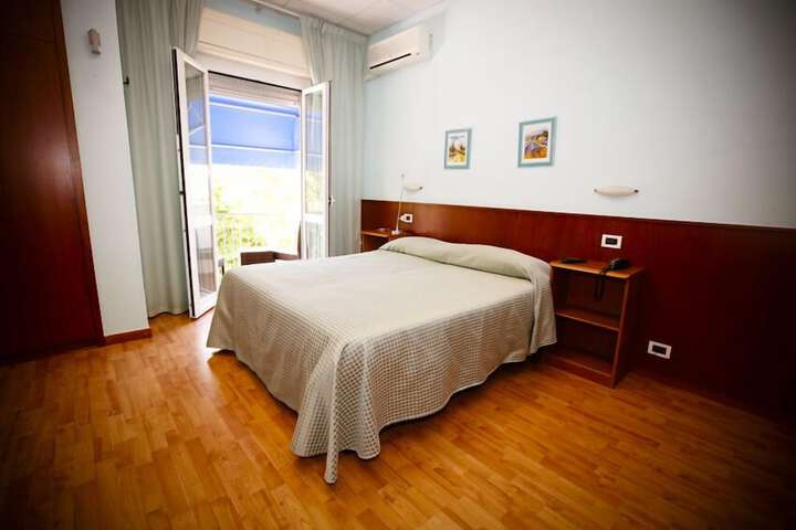 Room 35 of 119