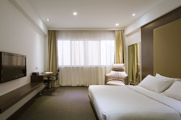 Room 70 of 114
