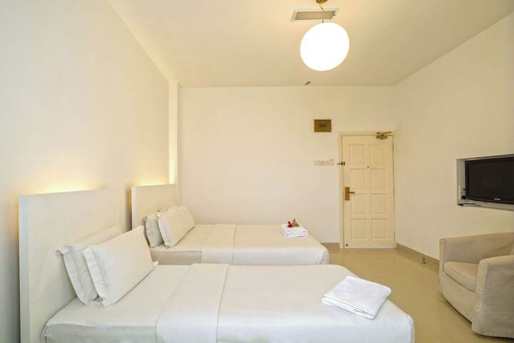 Room 21 of 36