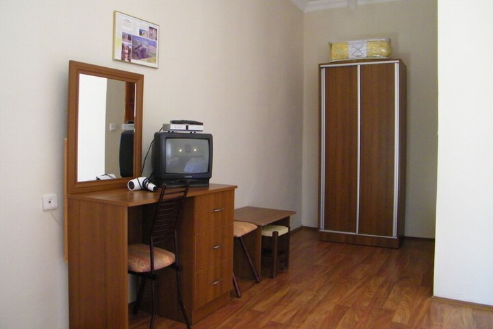 Room 8 of 44