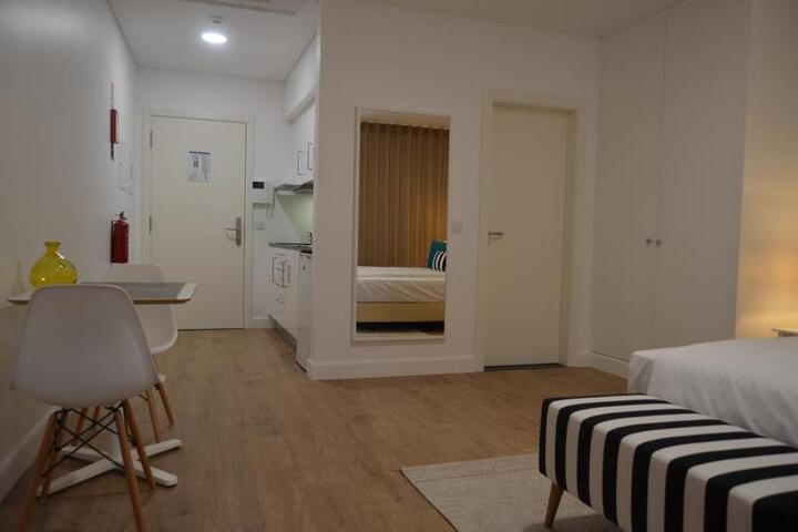 Room 6 of 10