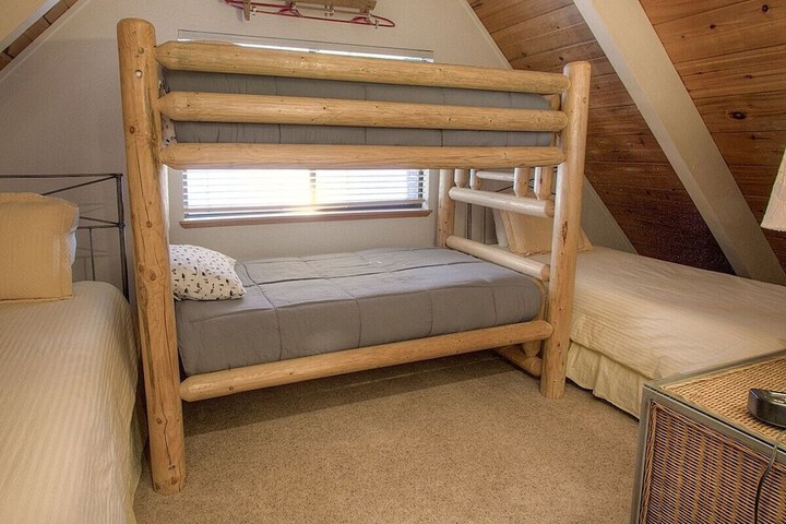 Room 4 of 16