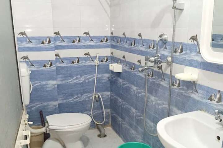 Room 12 of 34