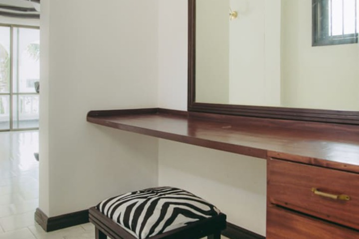 Room 14 of 43