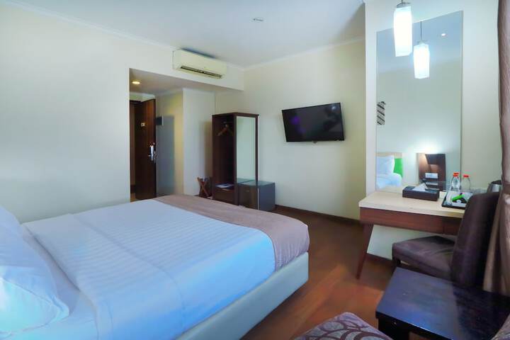 Room 9 of 47