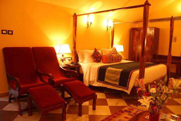 Room 13 of 65