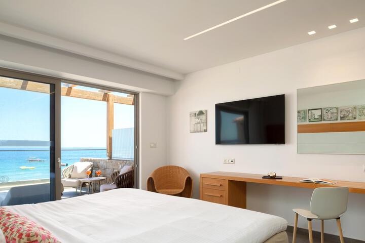Room 34 of 152