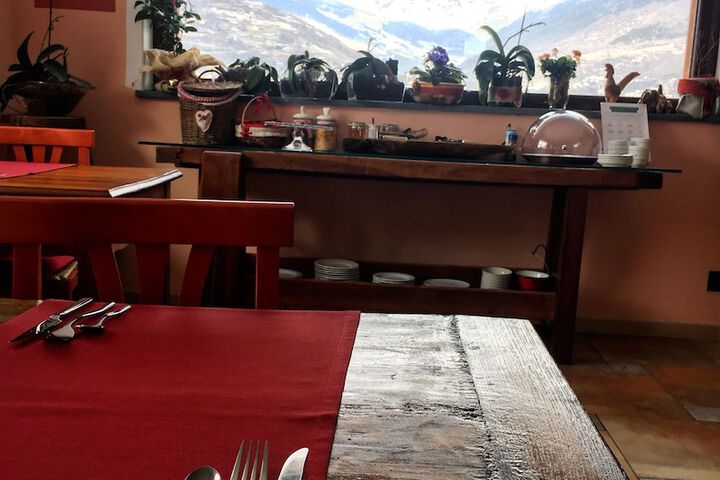 Dining 80 of 110