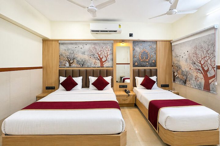 Room 6 of 19