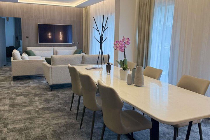 Room 43 of 150