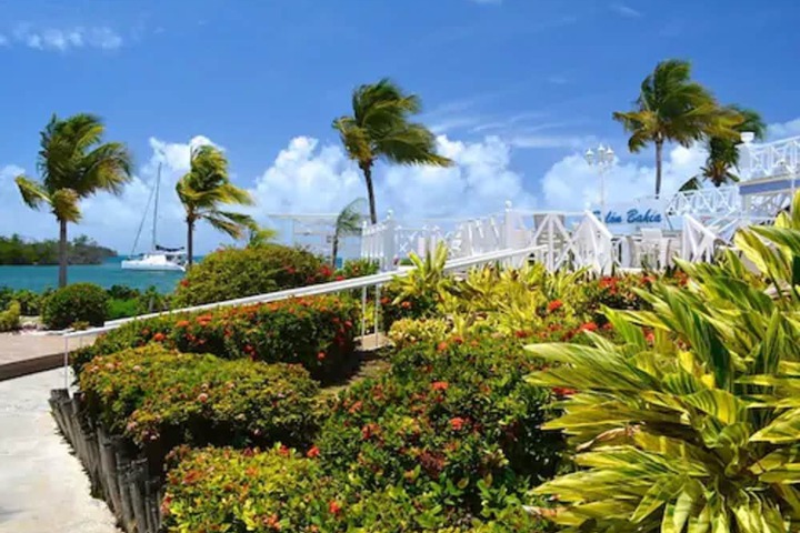 Hotel Exterior 79 of 128