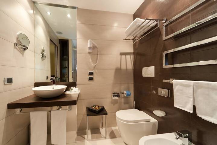 Room 10 of 67