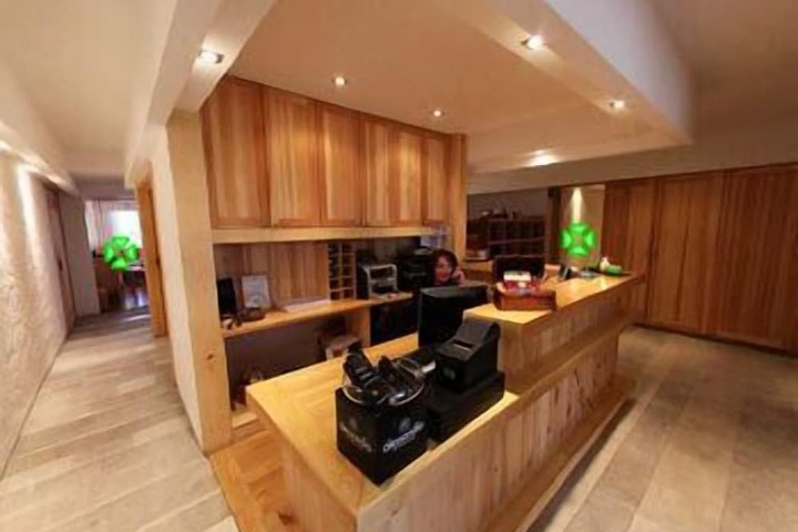 Merona Hotel