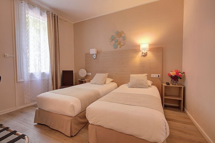 Room 30 of 86