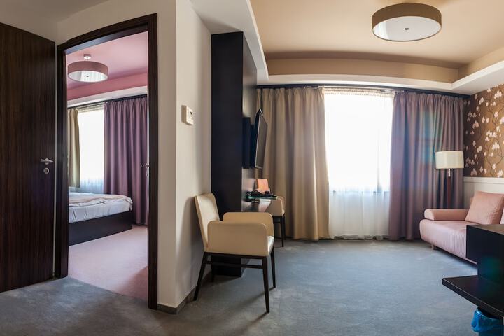 Room 12 of 70