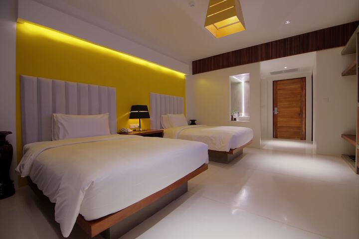 Room 90 of 169