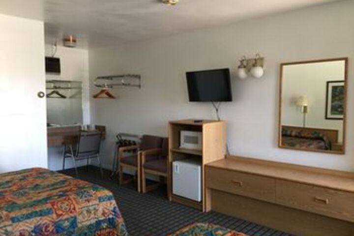 Room 6 of 11