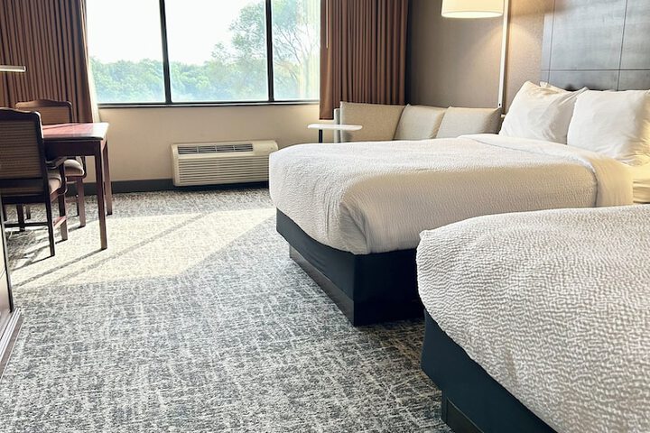 Room 47 of 100