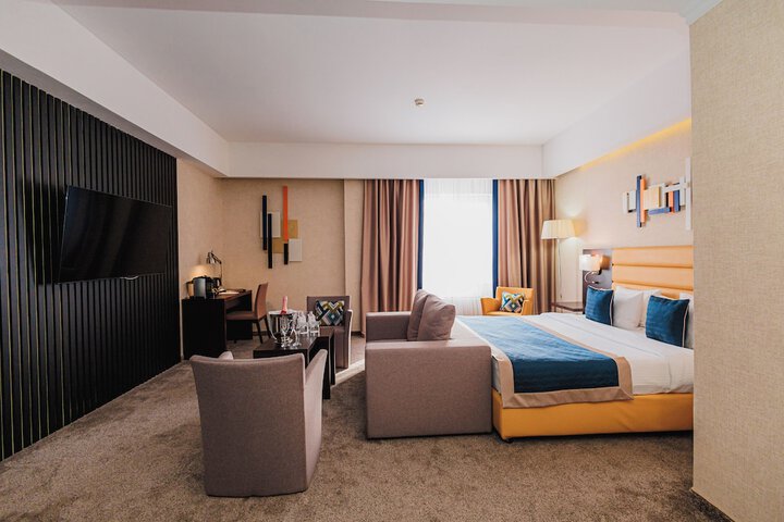 Room 15 of 53